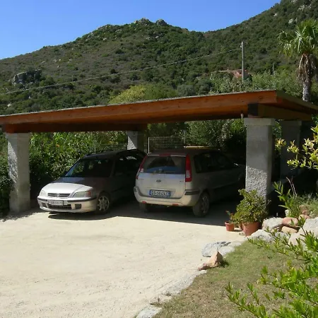 In Zona Panoramica, Immersa Nel Della Macchia Mediterranea * וילסימיוס