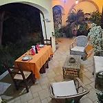 In Zona Panoramica, Immersa Nel Della Macchia Mediterranea *