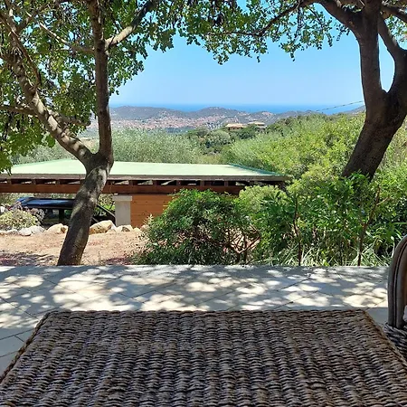 Apartment Villetta In Zona Panoramica, Immersa Nel Verde Della Macchia Mediterranea *