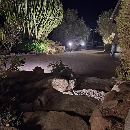 Villetta In Zona Panoramica, Immersa Nel Verde Della Macchia Mediterranea