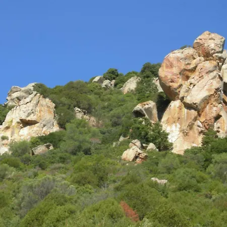 Villetta In Zona Panoramica, Immersa Nel Verde Della Macchia Mediterranea Villasimius