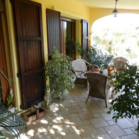 Apartment Villetta In Zona Panoramica, Immersa Nel Verde Della Macchia Mediterranea